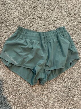 Lululemon 2” hotty hot short - green